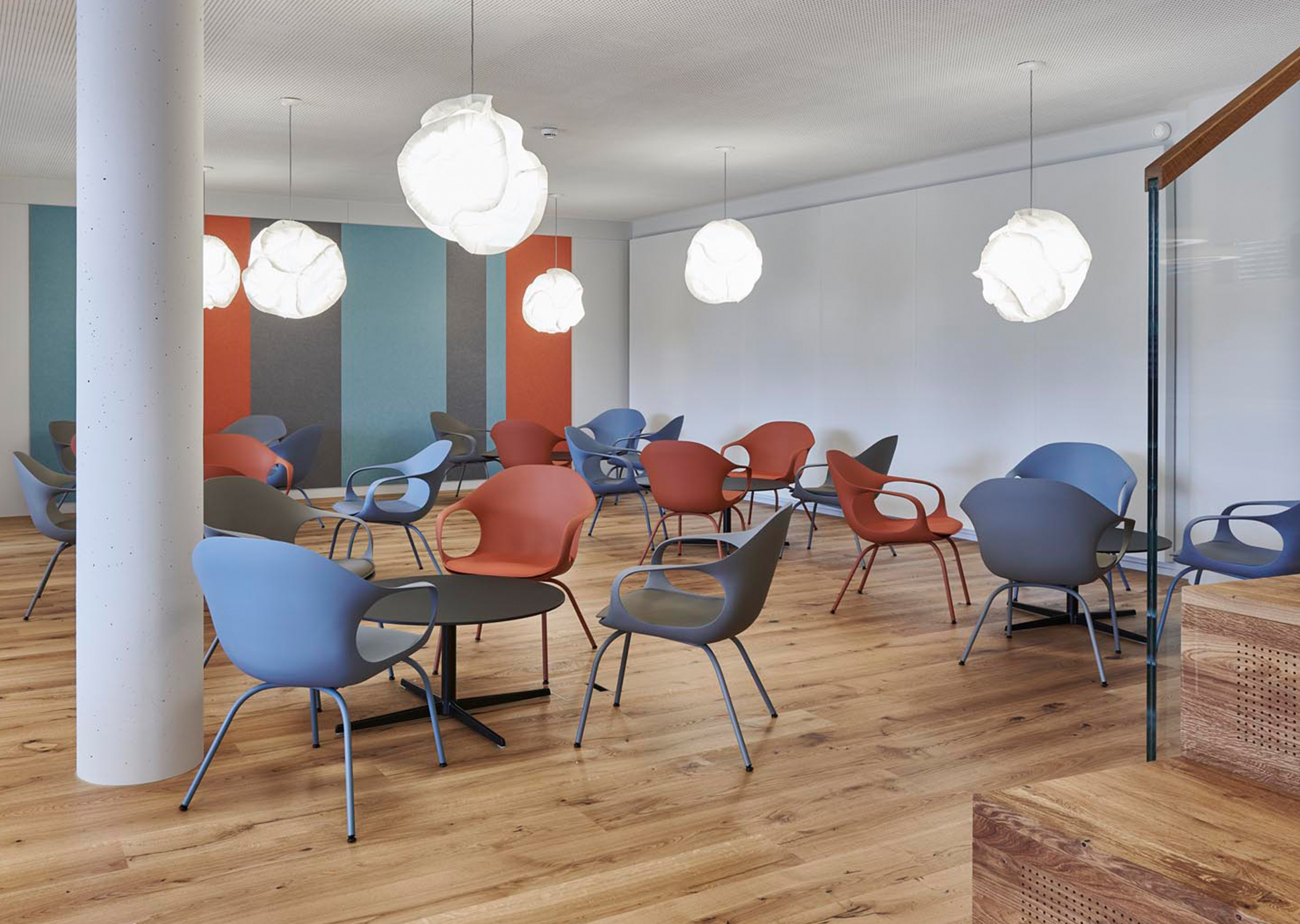 Maler Michel AG. Innere Malerarbeiten.